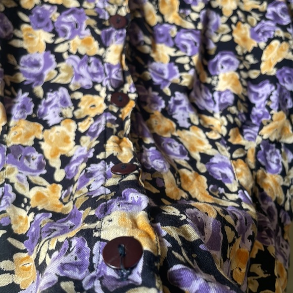 Vintage short sleeve button down floral rayon blouse - Picture 3 of 6